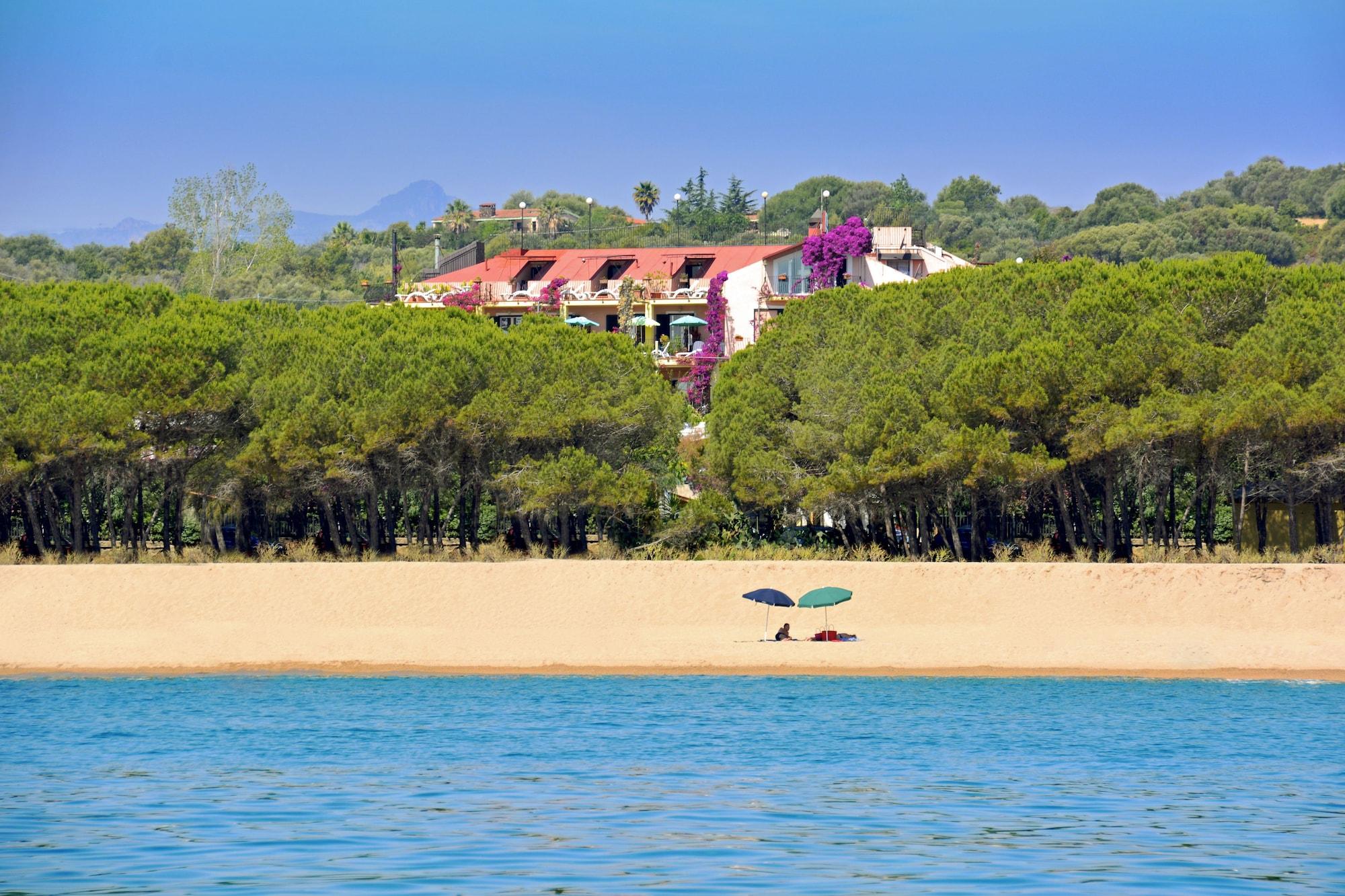 Domus De Janas Sul Mare Hotell Bari Sardo Exteriör bild