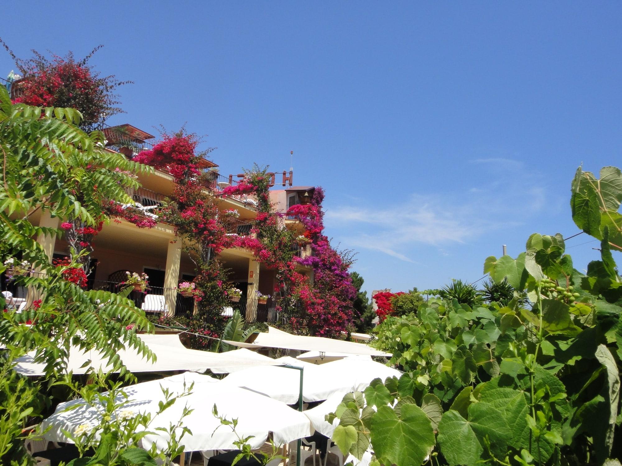 Domus De Janas Sul Mare Hotell Bari Sardo Exteriör bild