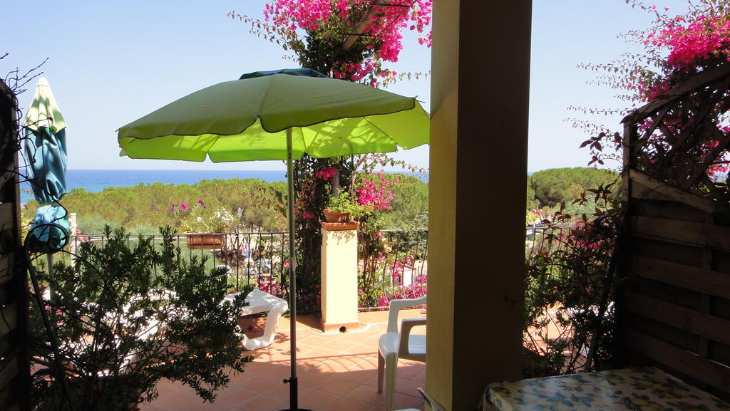 Domus De Janas Sul Mare Hotell Bari Sardo Exteriör bild