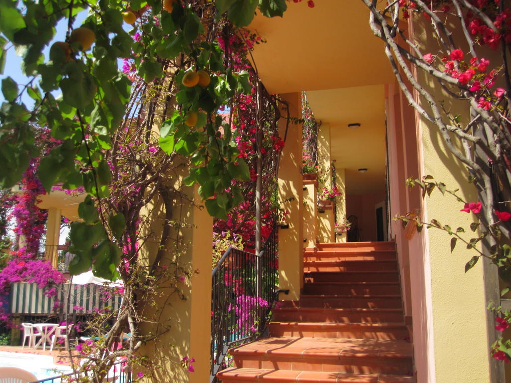 Domus De Janas Sul Mare Hotell Bari Sardo Exteriör bild