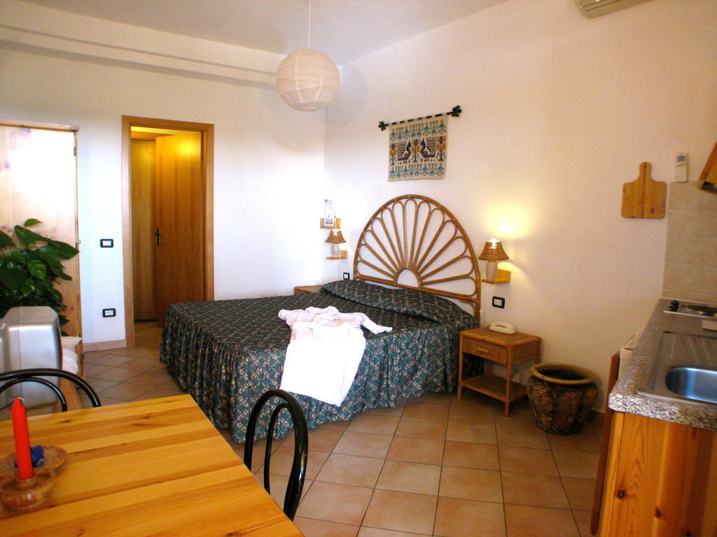Domus De Janas Sul Mare Hotell Bari Sardo Exteriör bild