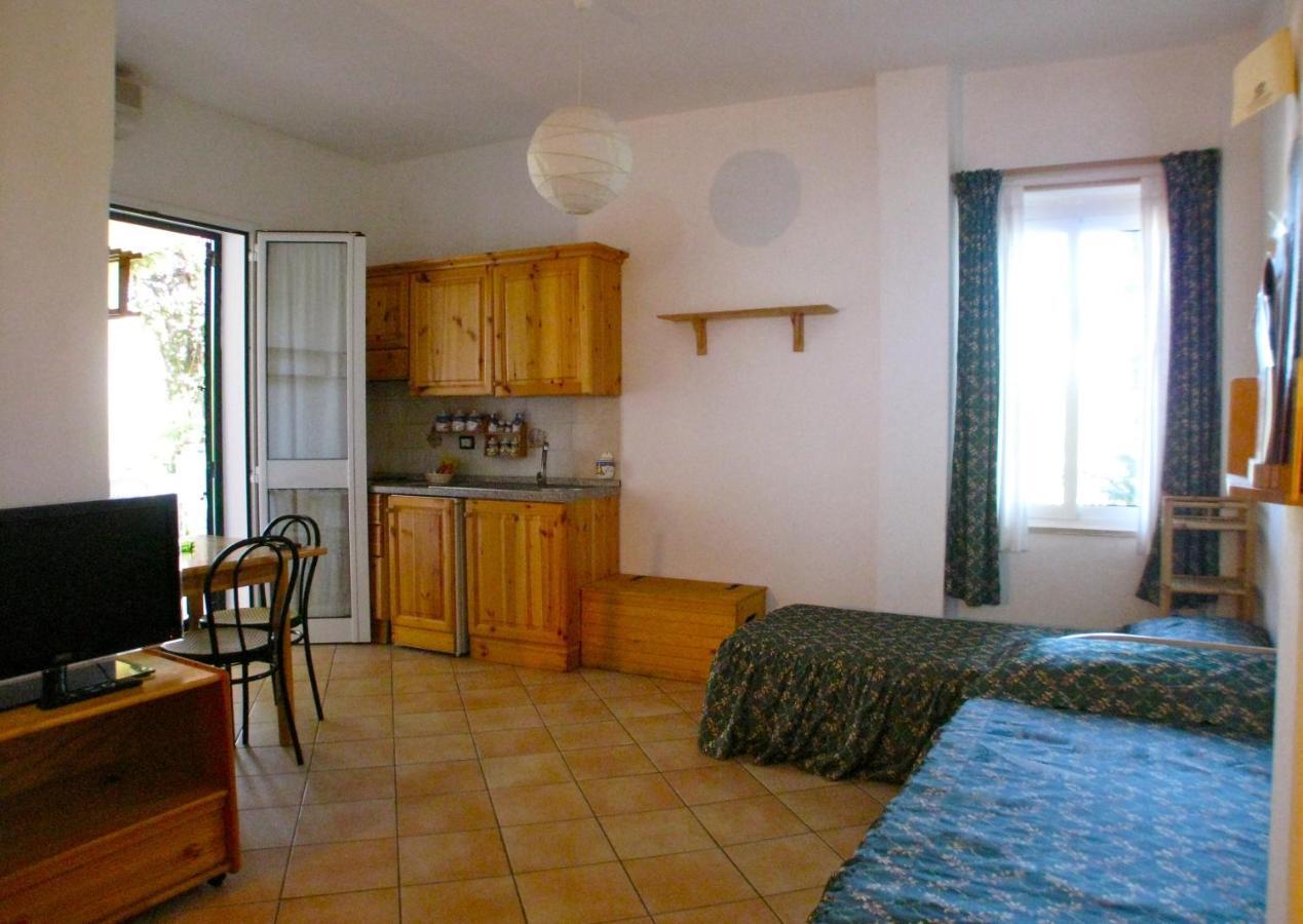 Domus De Janas Sul Mare Hotell Bari Sardo Exteriör bild