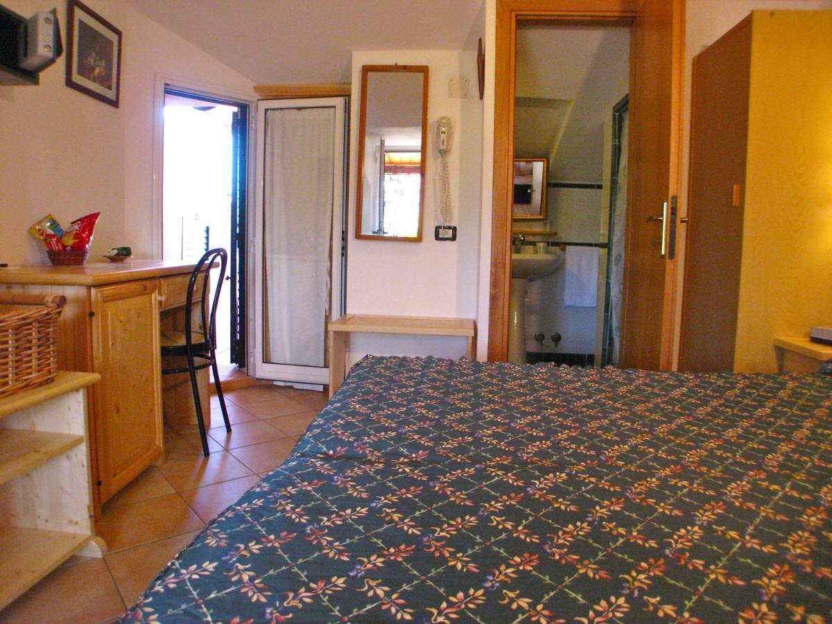 Domus De Janas Sul Mare Hotell Bari Sardo Exteriör bild